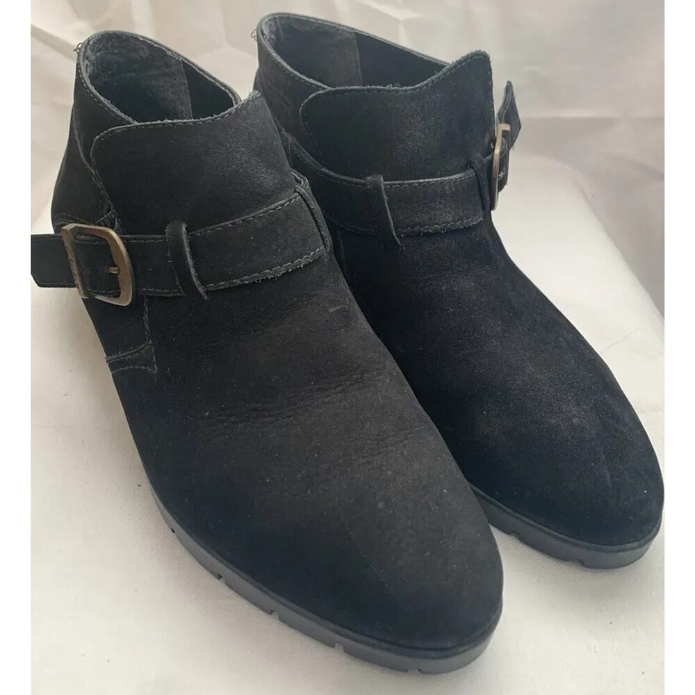 Clarks Of England Women’s Black Ankel Booties Size 7